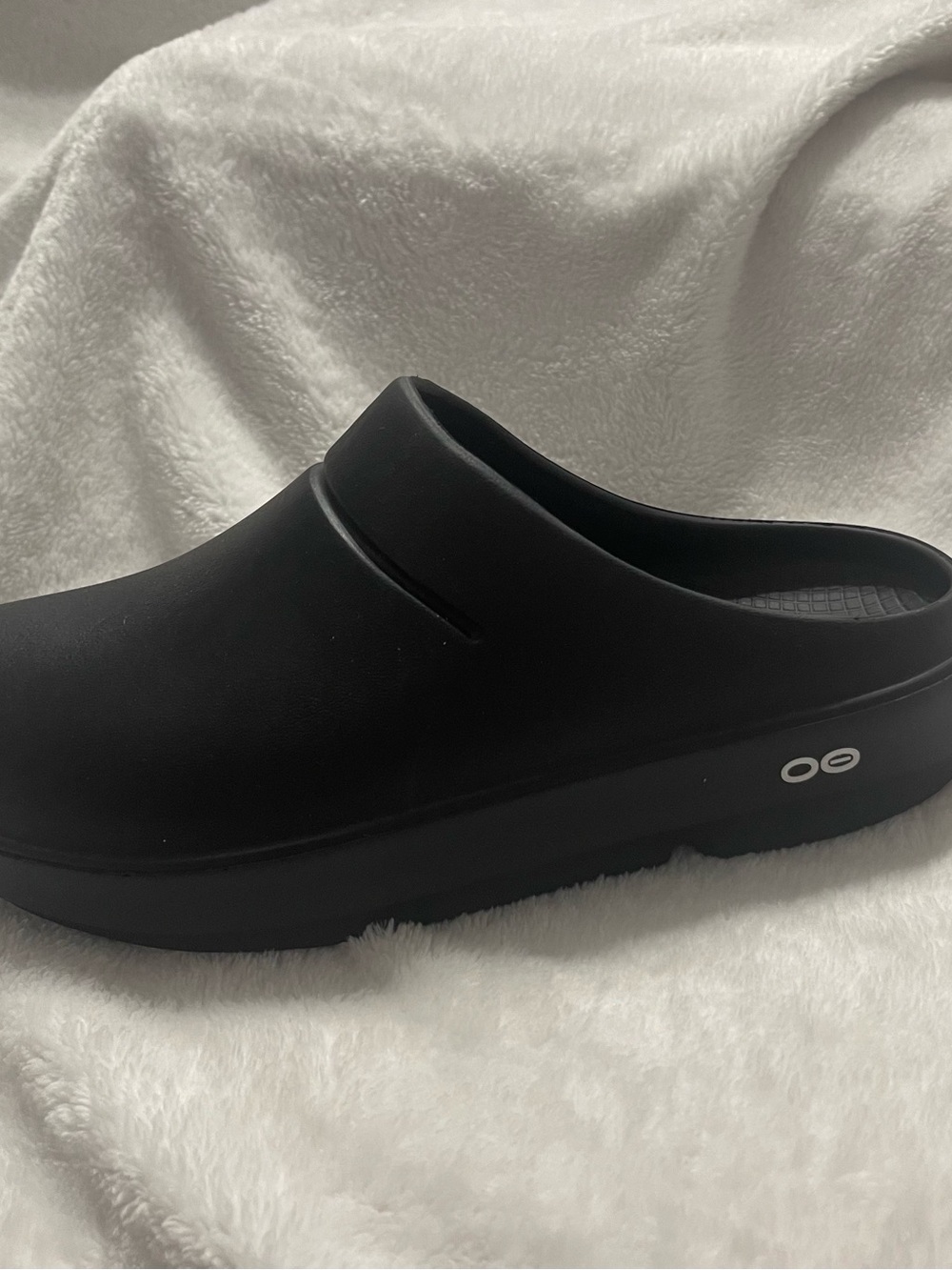 Left Shoe Only OOFOS Women's Black Slip-On Clog - Supportive Recovery Mule W7 M5